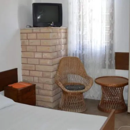 Miki Rogoznica - Comfort Two Bedroom With Terrace Apartman