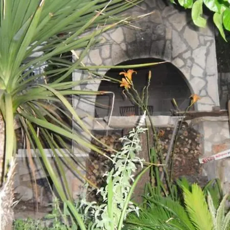 Miki Rogoznica - Comfort Two Bedroom With Terrace Apartman Podglavica