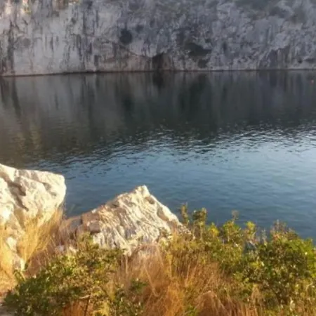 Miki Rogoznica - Comfort Two Bedroom With Terrace Apartman